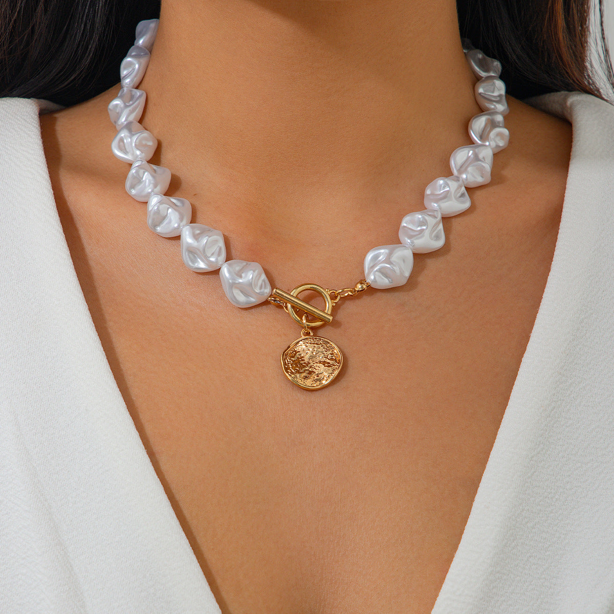 Luna Crest – evoking moonlight and regal elegance