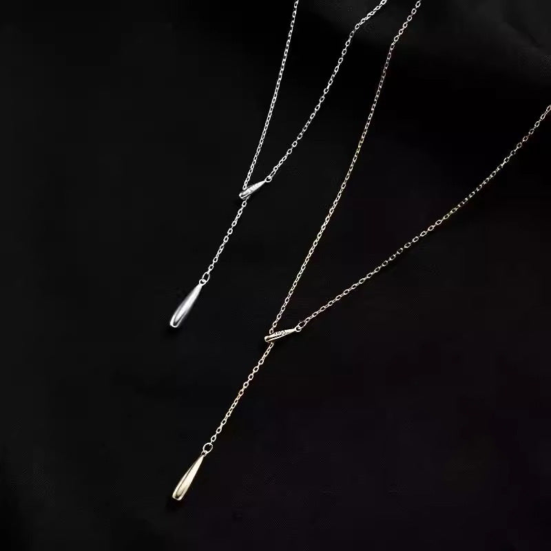 Noir Drop — elegant, minimal, and mysterious, just like the look it creates.